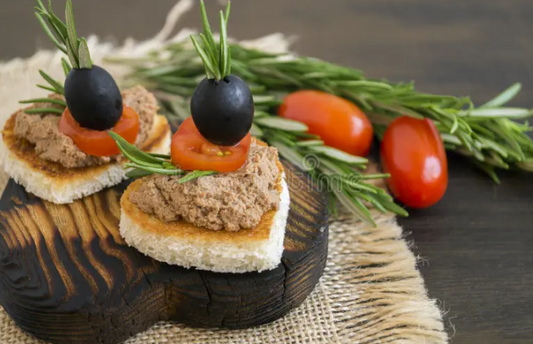 Fancy Smanshy - Paté Toasts